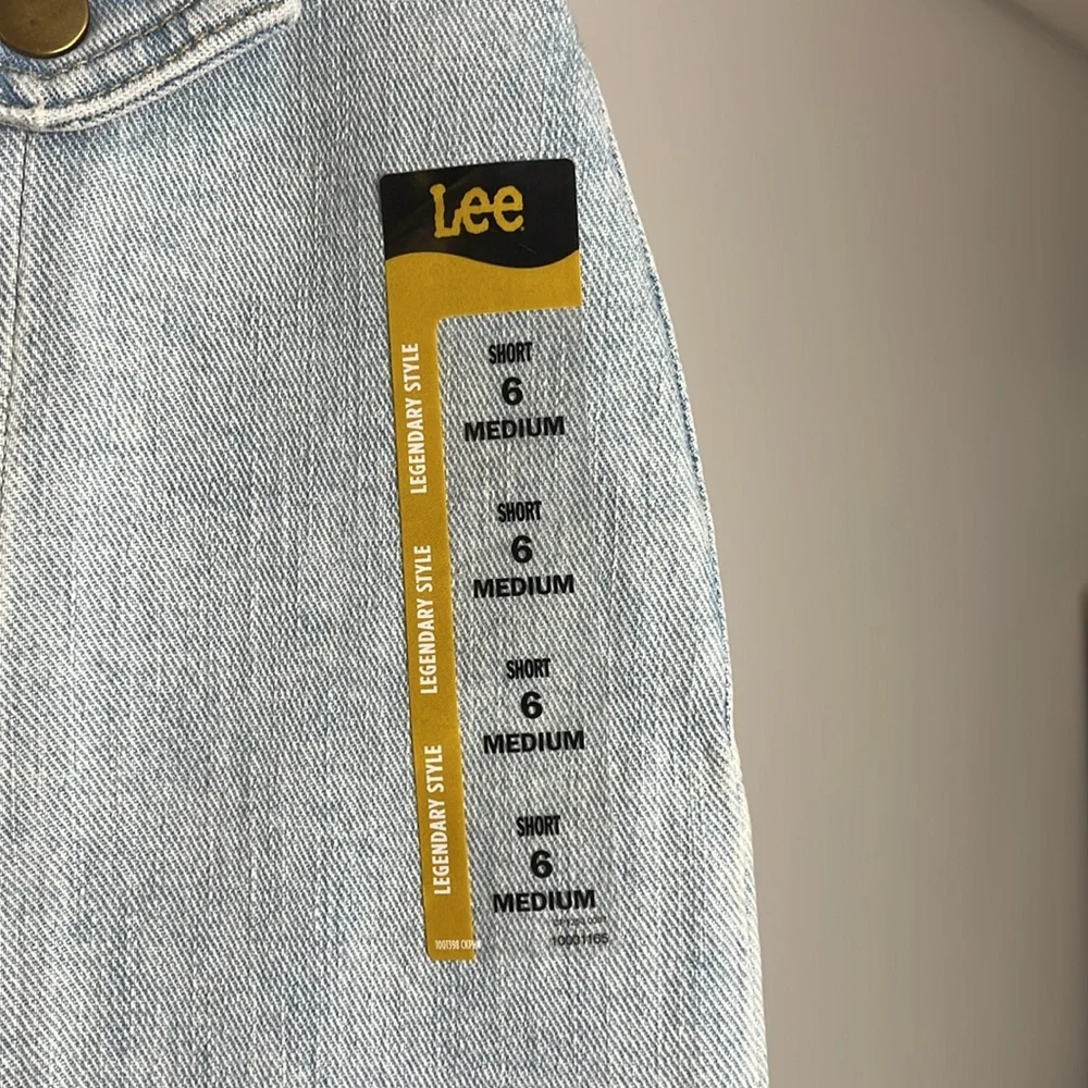 NWT‎ Lee Light Blue Stretchy Denim Shorts- 6